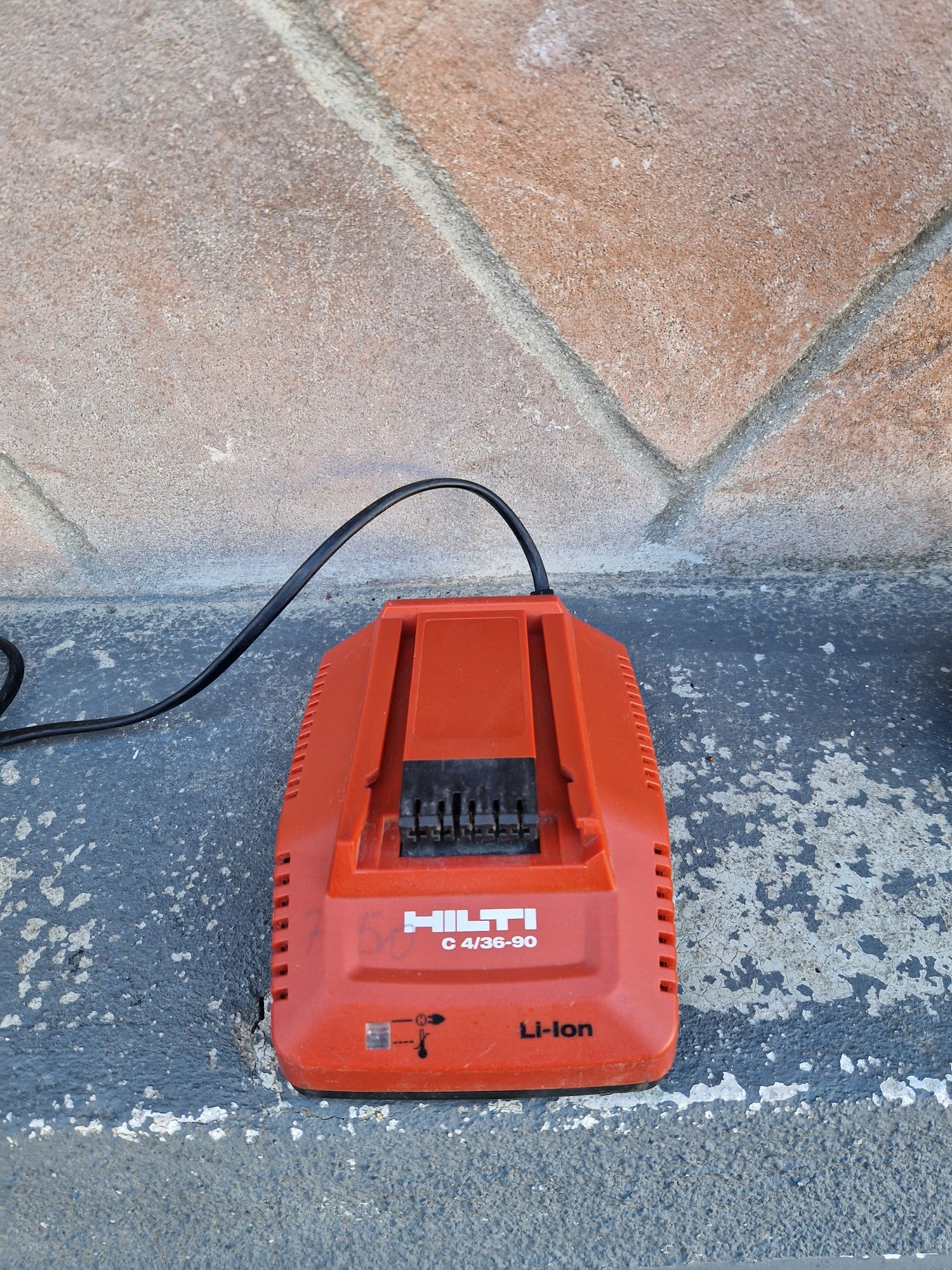 Акумулаторна нитачка HILTI