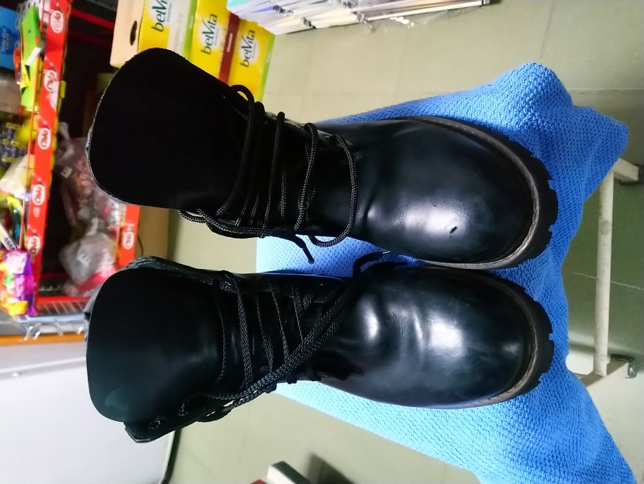 Ghete inalte , din piele pentru barbati , marimea 45