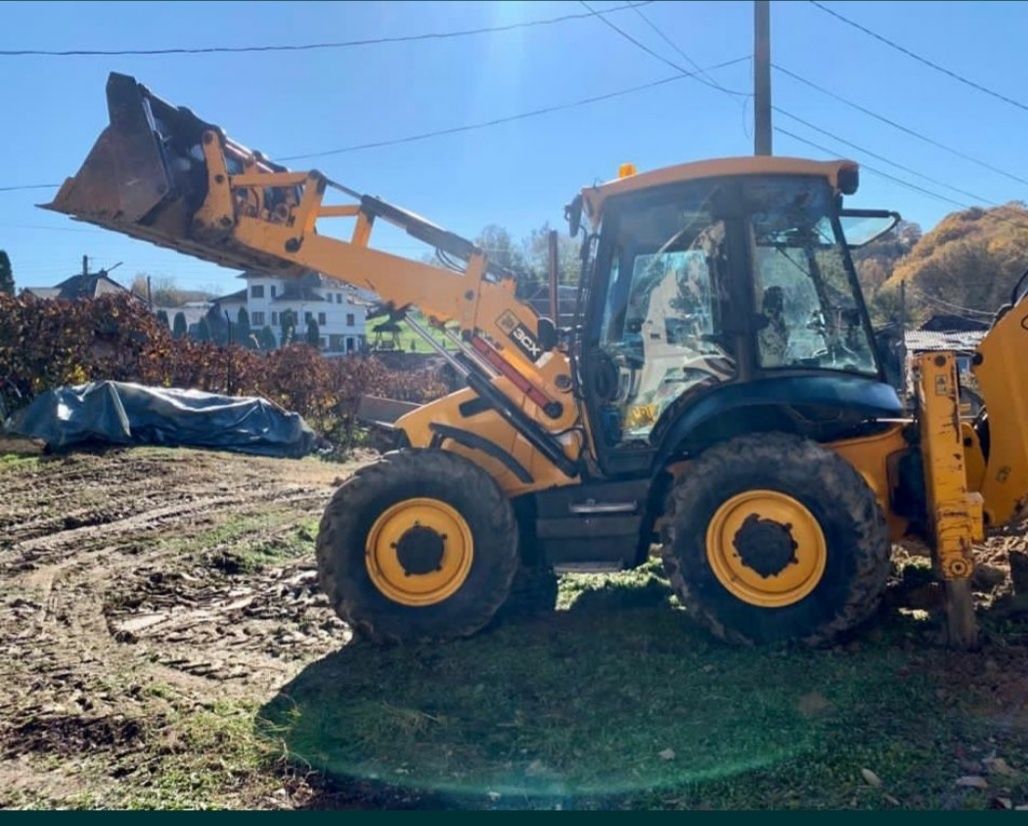 Închiriez Buldoexcavator