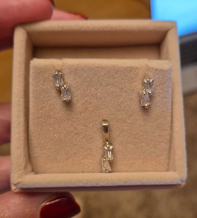 Set pandantiv si cercei din argint (cubic zirconia)