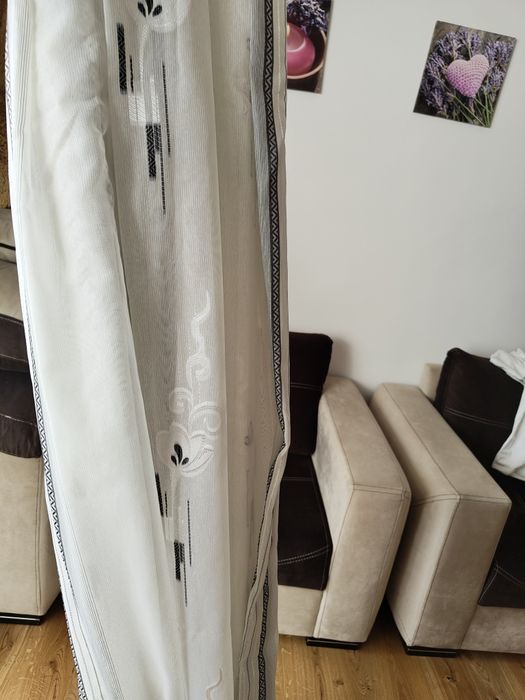 Perdea albă elegantă