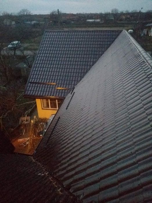 Executam acoperisuri și reparatii