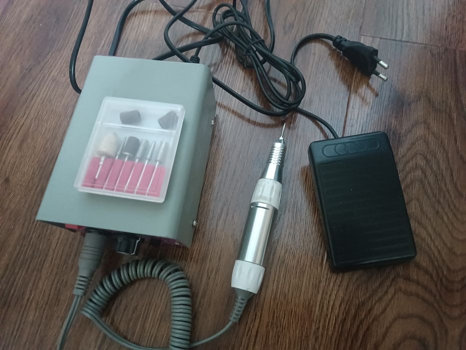 Машинка для маникюра педикюра