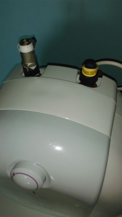 Бойлер за монтаж над мивка