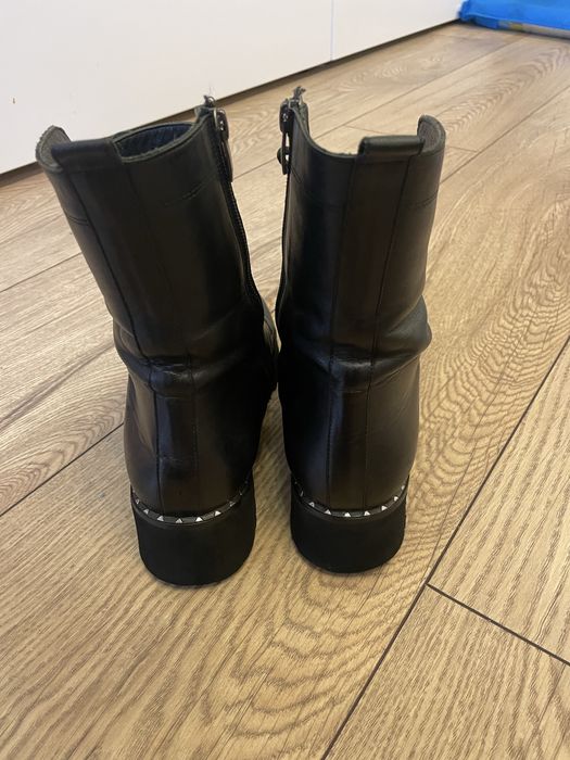 Черни боти естествена кожа Sara Pen