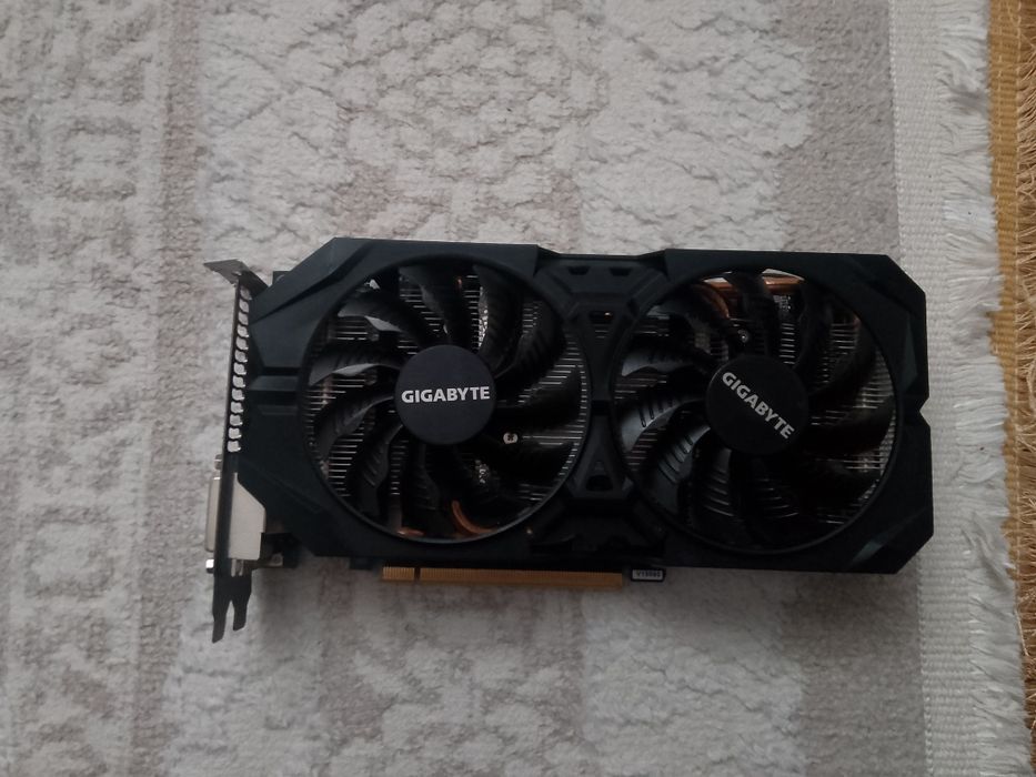 Видеокарта р9 380 4 гиг