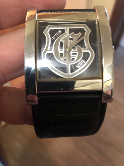 мъжк часворник геивна Guess