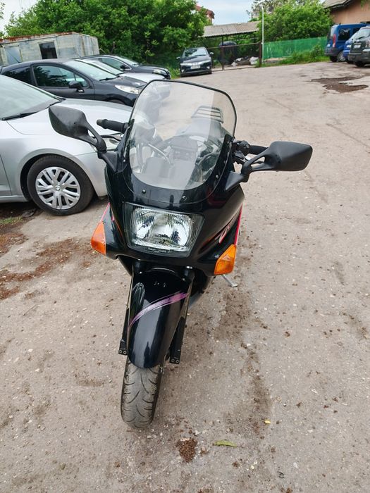 Продавам KAWASAKI ZX10