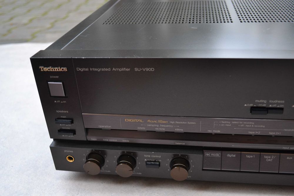 Amplificator Technics SU V 90 D