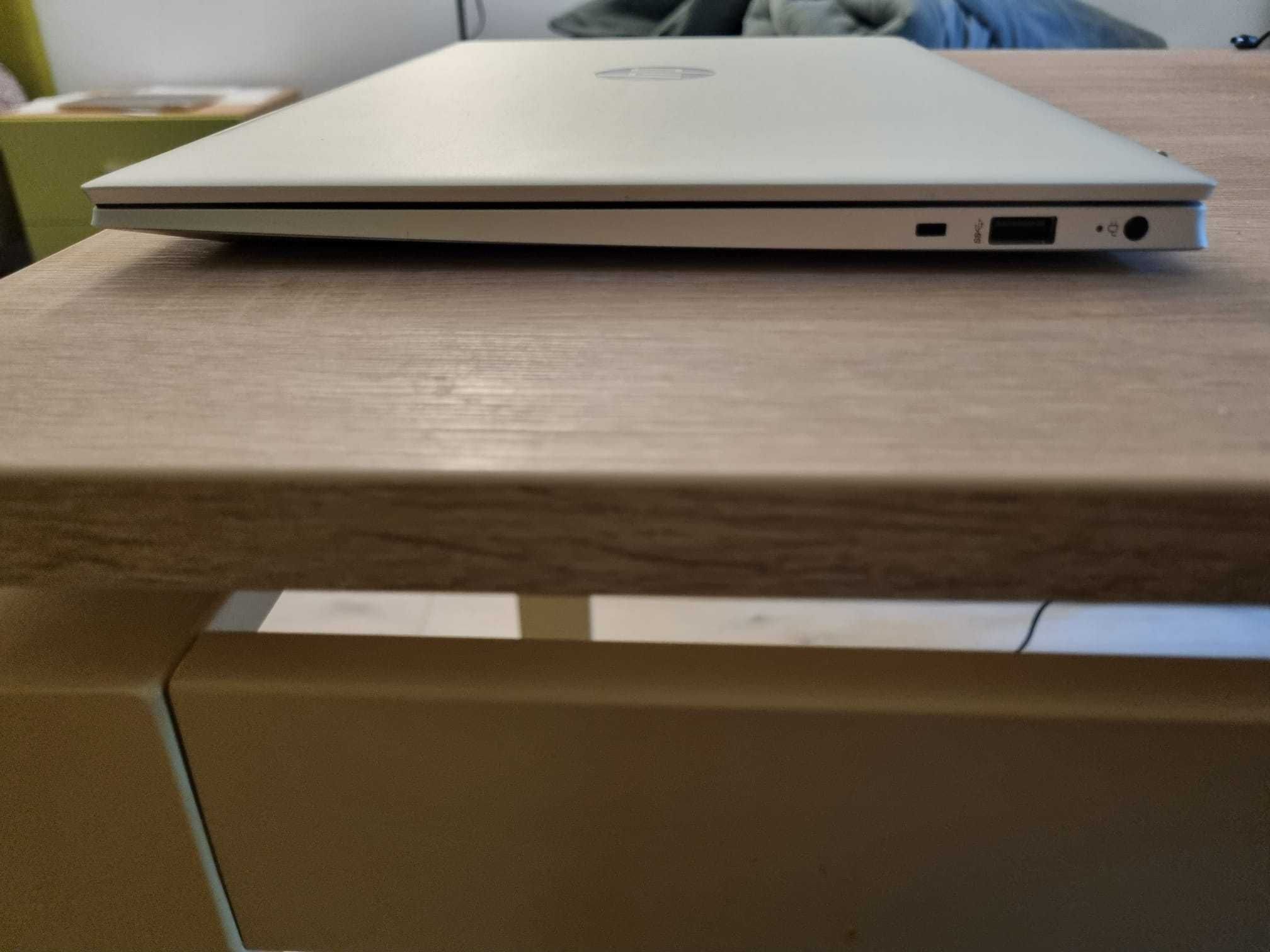 Laptop HP Pavilion 15 AMD Ryzen 7 7730U 16GB