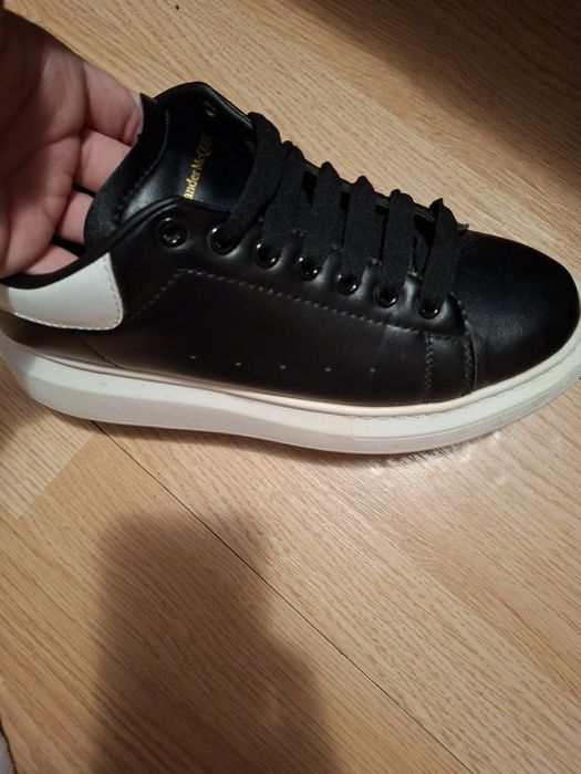 Vând adidași Alexander mcqueen mărimea 41 in stare buna