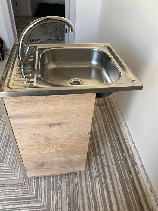 Oshxona uchun moyka va smistutel bilan