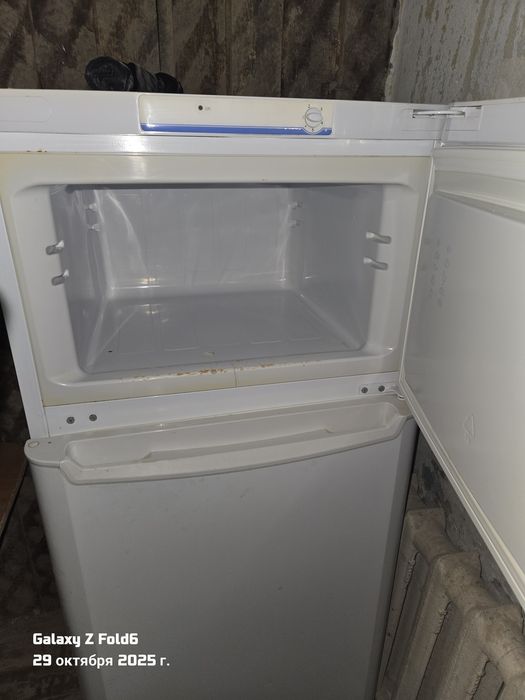 Холодильник рабочий