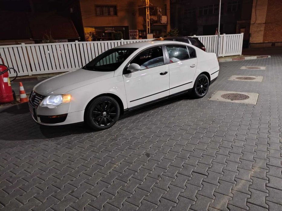 Vând Volkswagen Passat b6