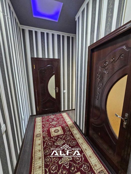 Buxoroda kvartira sotiladi 1 xonali 42m² 5-qavat.