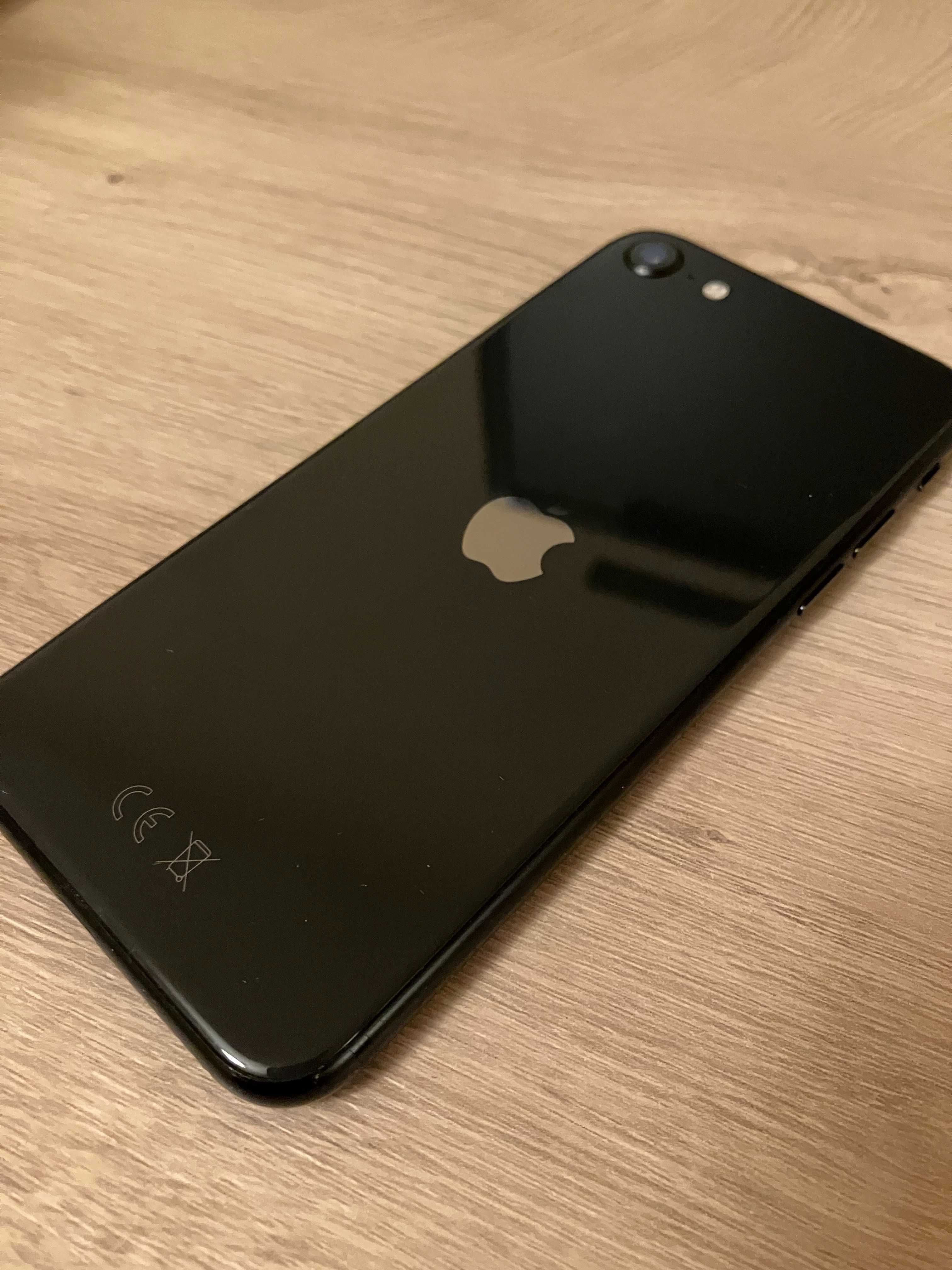 Iphine SE 2020 64Gb. неразличим от нов