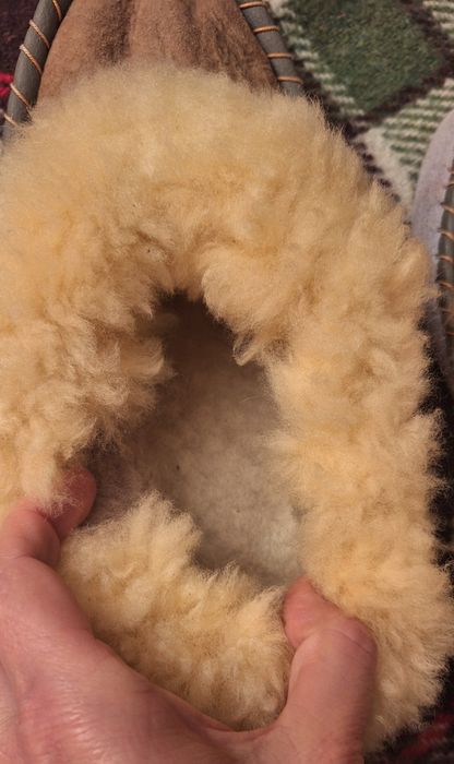 Vând pantofi de casă