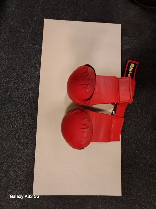 Vând mănuși de box pentru copii,  7-10 ani