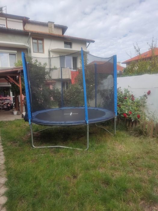 батут с предпазна мрежа