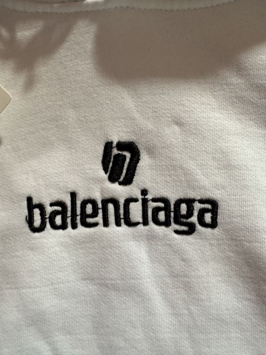 Мъжки,памучен,бял суитчер Balenciaga с бродирано лого навсякъде