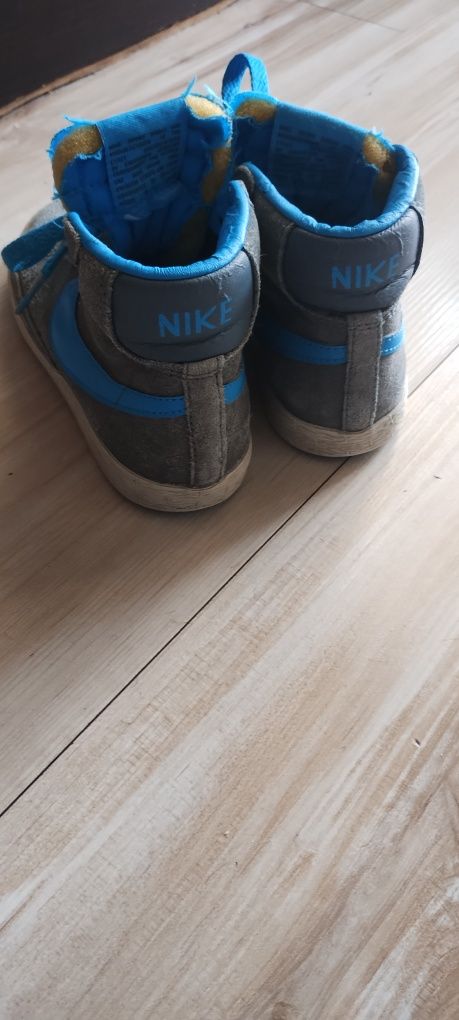 Подарявам детски маратонки NIKE 28 номер