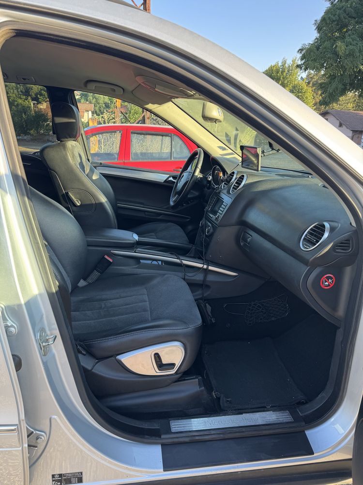 Mercedes-Benz ML320