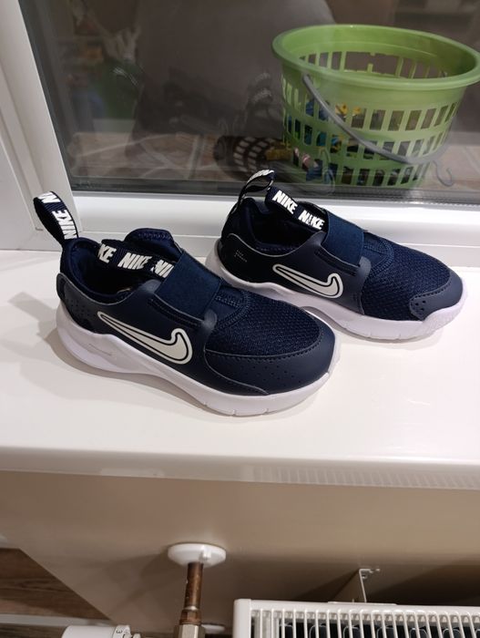 Маратонки Nike 27