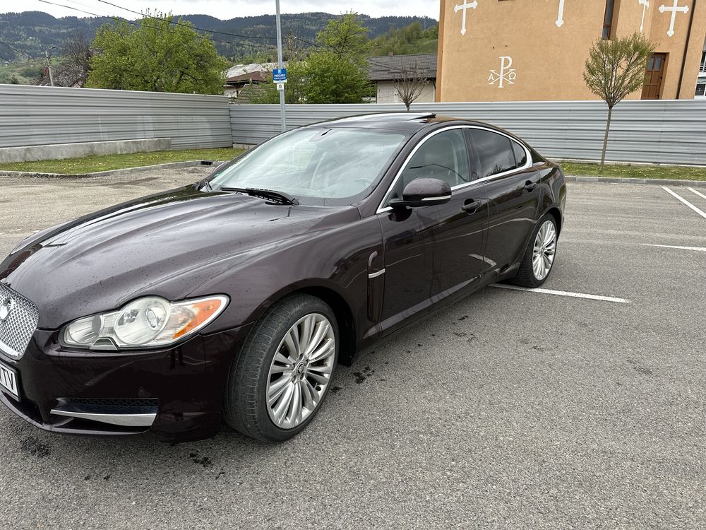 Jaguar xf 3.0 D anul 2011