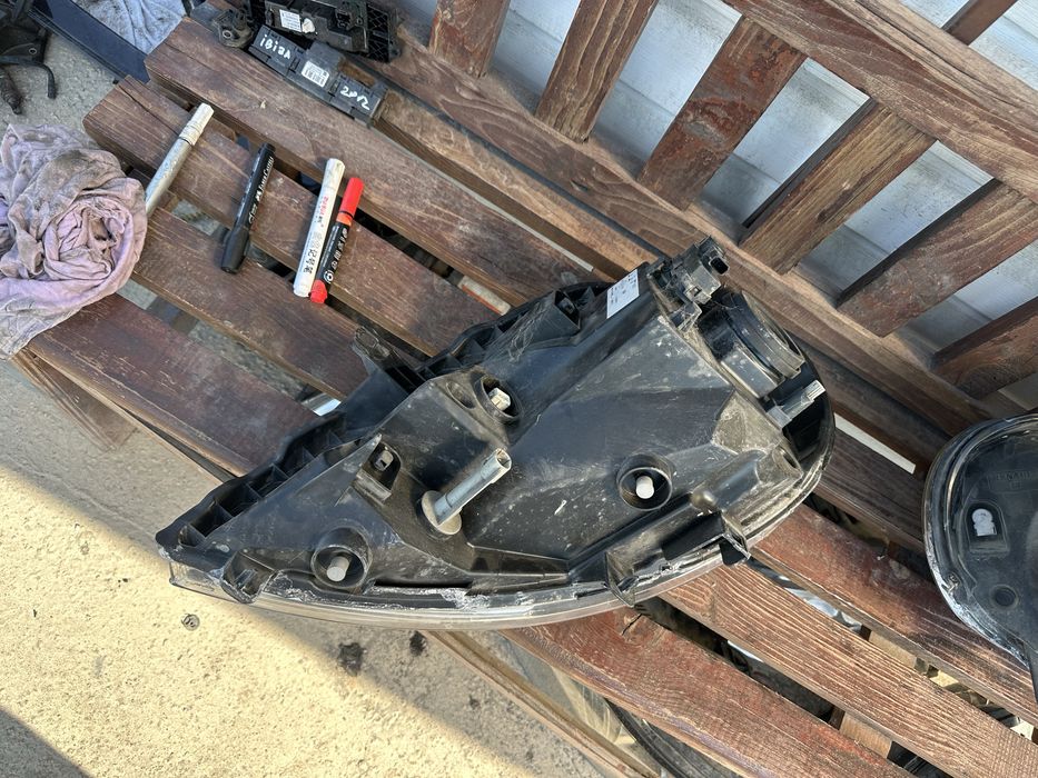 Фар/Фарове за Нисан Примастар,Рено Трафик,Опел Виваро!