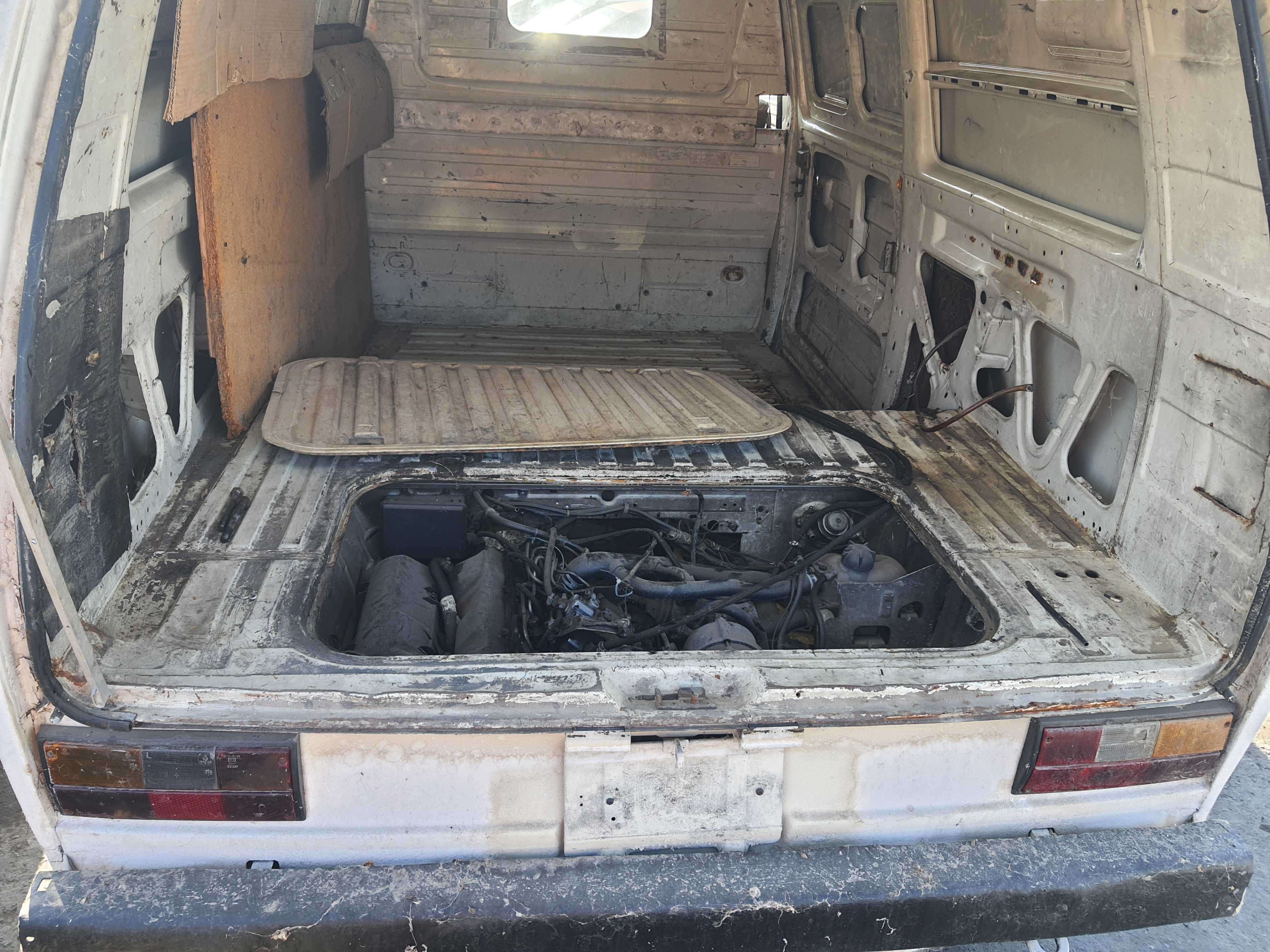 На части! VW T3 Transporter