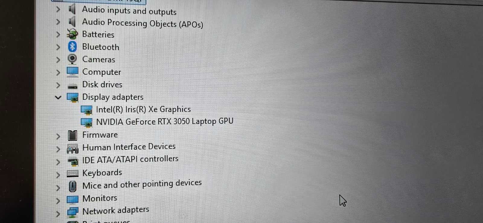 Продавам Dell G15 5511