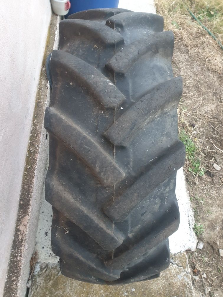 Предна Гума за трактор dunlop 24"