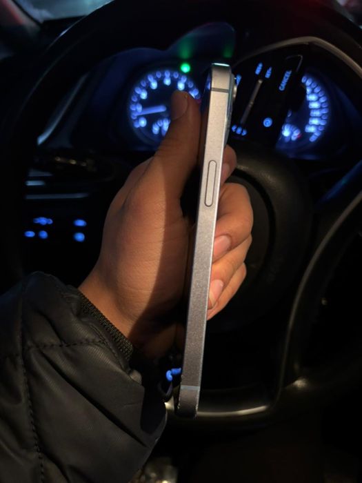 Iphone 14.   Памят 128гб.  Документ есть каропка нет