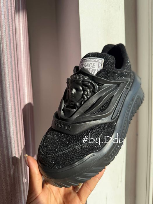 Adidasi versace Odiseea cu sclipici