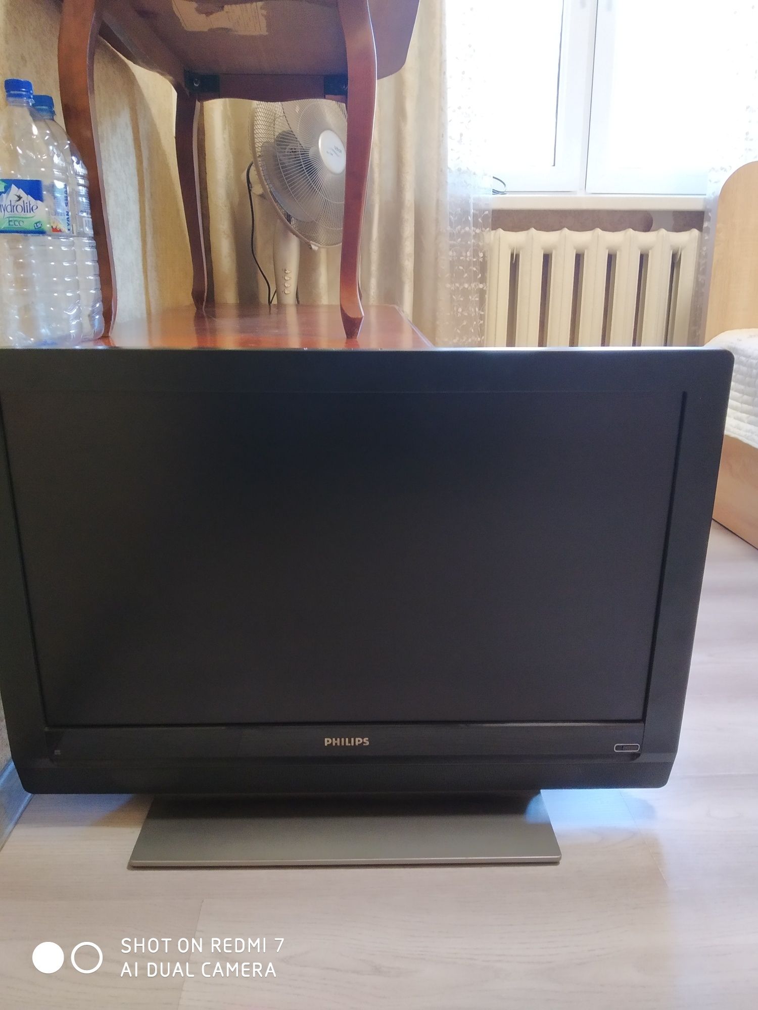 ТV pro телевизор Philips в рабочем состоянии диагональ 80 см.