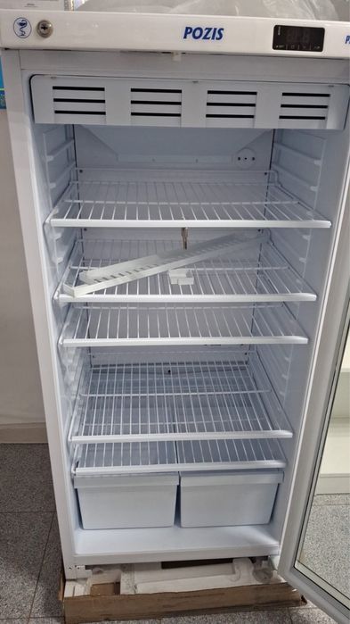 Холодильник фармацевтический