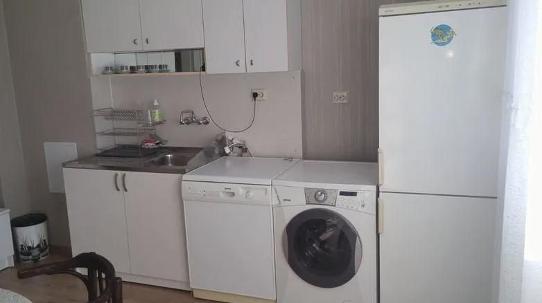 Дава се под наем Двустаен апартамент в София, Хиподрума - 79 кв.м за 483.99 € - Снимка #1