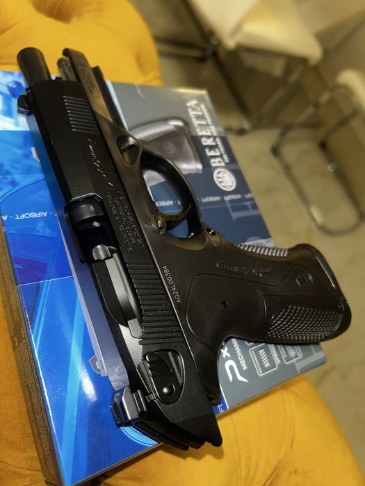 Vând pistol beretta px4 și walter p99 airsoft metal si abs