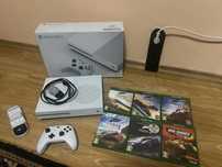 Xbox one s +станция за джойстик