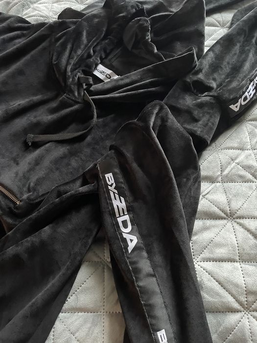 Vand trening ByEDA, negru, velur