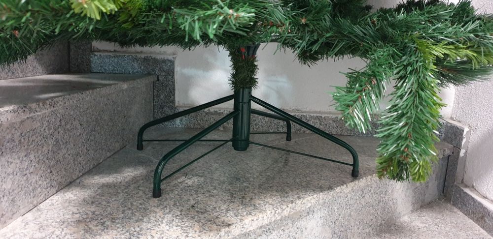 Brad artificial cu ghinda 210 cm