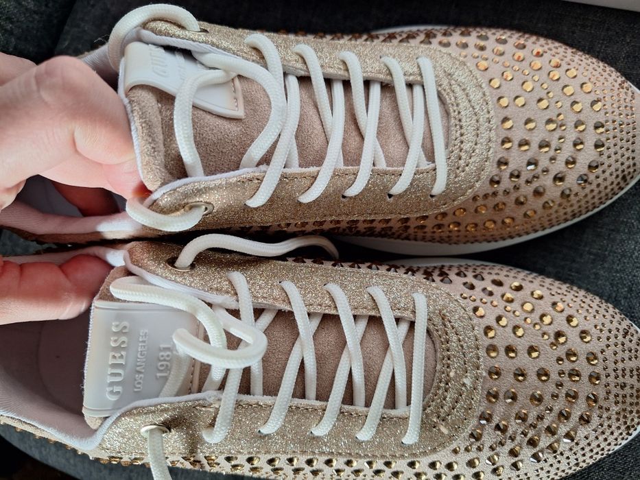 Маратонки с камъни Guess