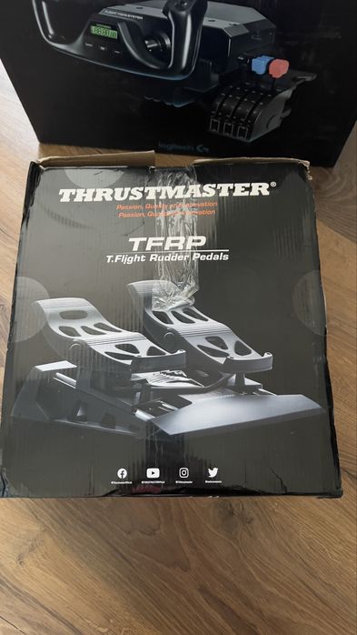 Vand set yoke + throttle + rudder pedals saitek pro/thrustmaster