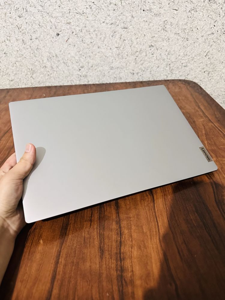 Lenovo noutbuk core i3 10-avlod holati yaxshi