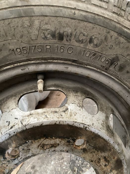 Резервна гума и крик