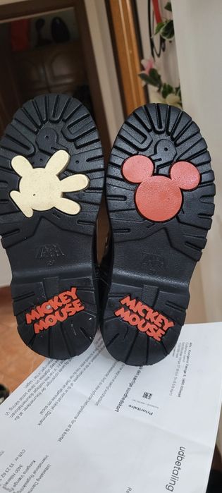 Vând ghetute Zara pentru fetite