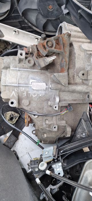 Vând cutie viteze Golf V 2.0 cod JLU.