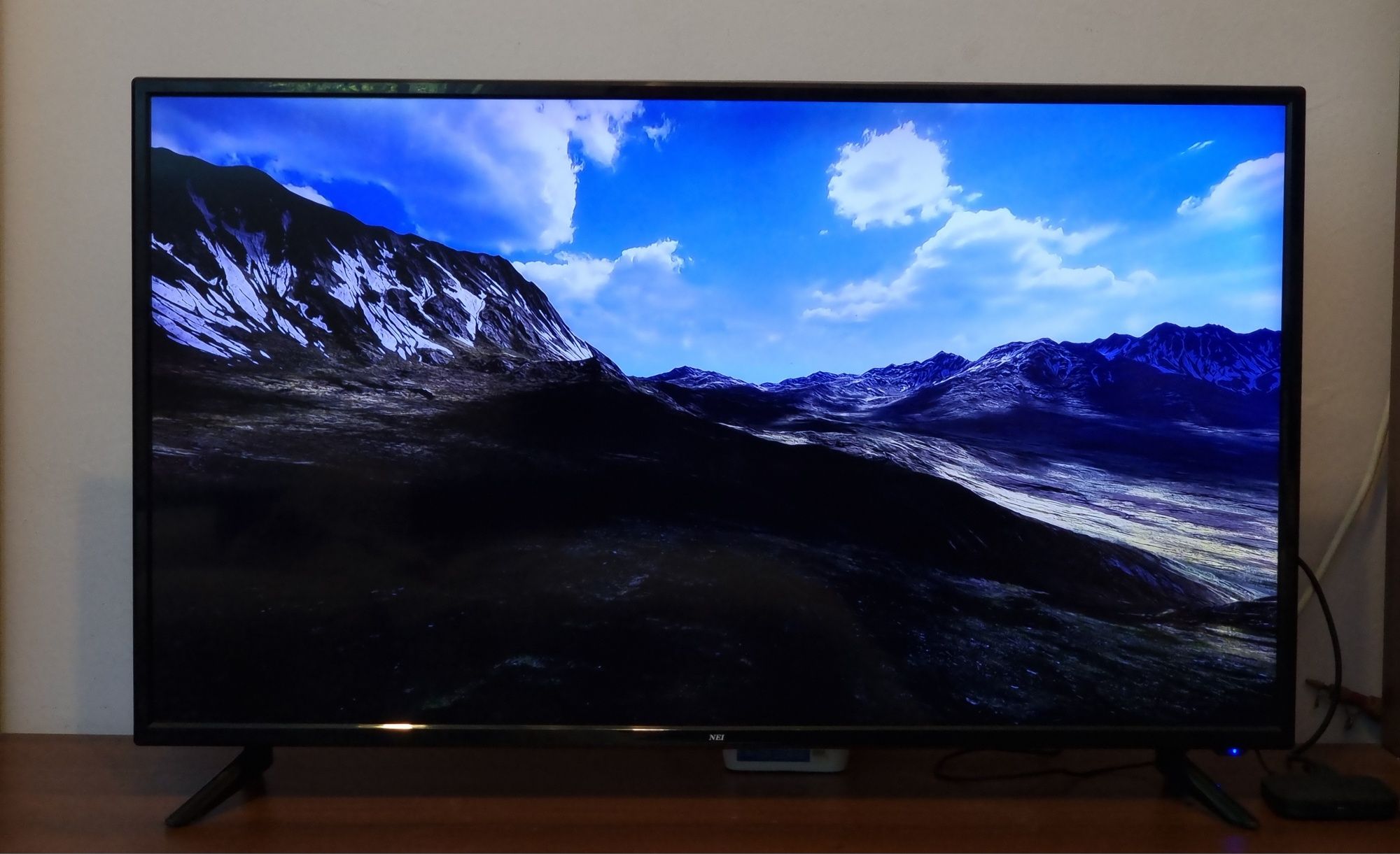 SMART Телевизор/NEI 40" - 4K , HDR , YouTube , Цифрова + Ефирна