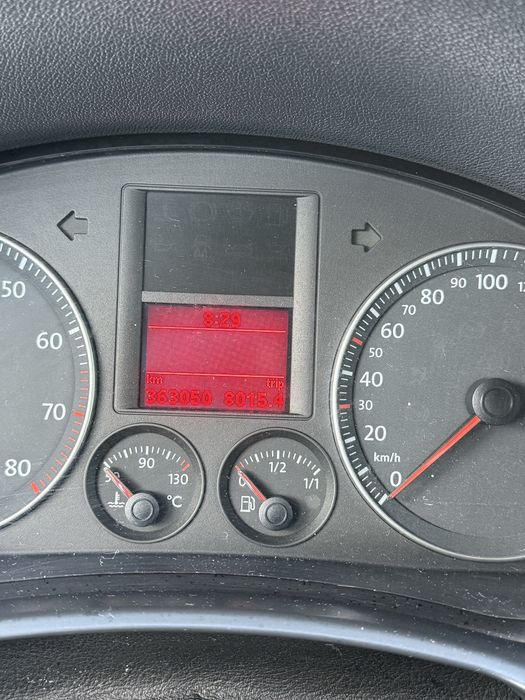 Vand Golf 5 ,1.6 fsi anul2005