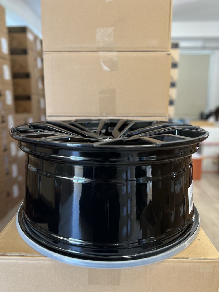 Jante noi R20 RS pentru AUDI A4 A5 A6 A7 A8 Q5 Q7